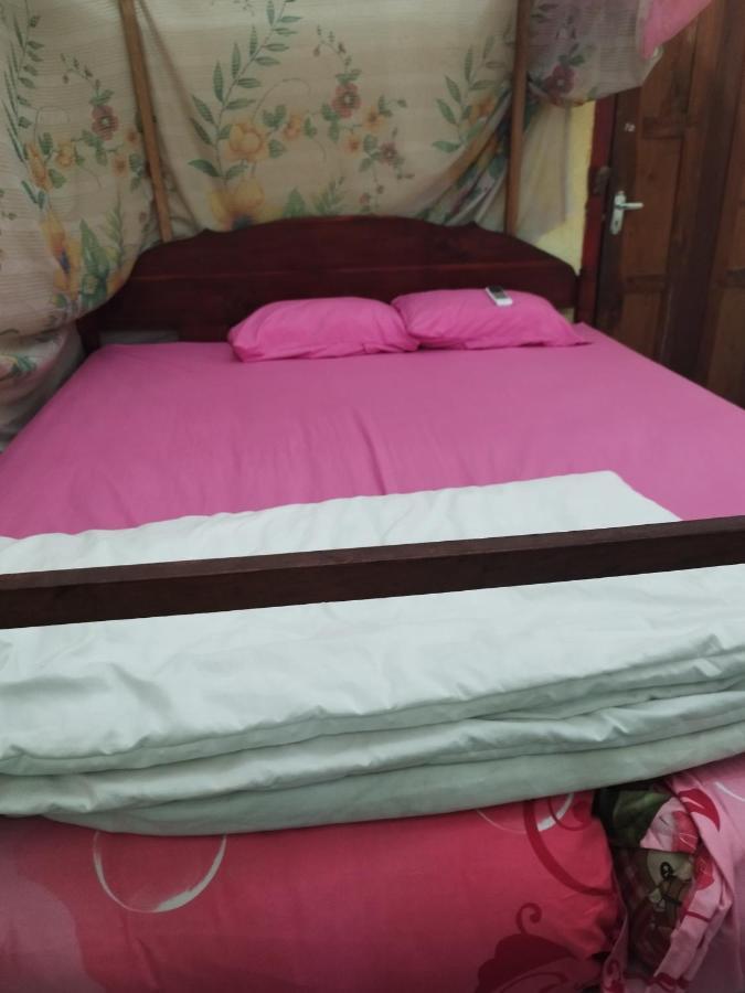 Agus Family Homestay Labuan Bajo Extérieur photo